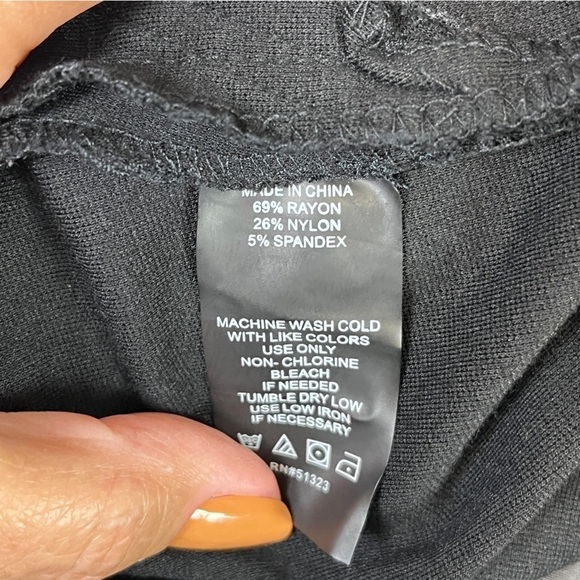 Vince Camuto Stretch Mid Rise Dress Crop Pants. Black Size 8 #1316 - Picture 6 of 6